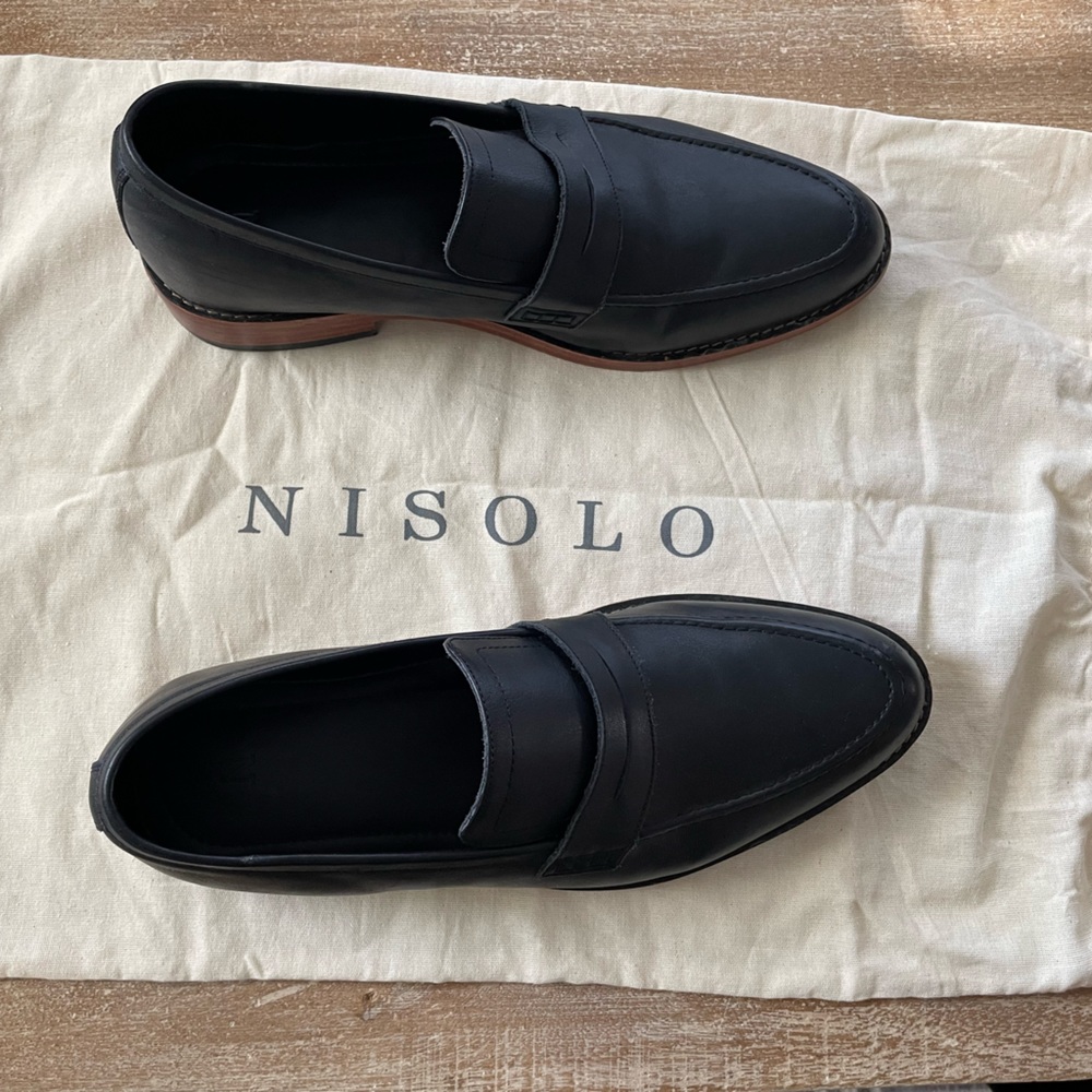 Nisolo ⭐️discontinued! ⭐️ black leather loafers. Size 10
